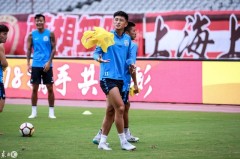 随着申花3-3泰山，海港4-2，国安0-2连败，中超最新积分榜出炉！